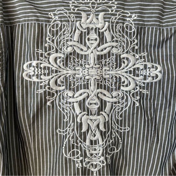 7 Diamonds | Gray Striped Embroidered Back Button Down Shirt Men's Large - Picture 8 of 8